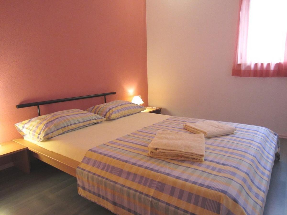 Apartments Zdenka Donji Okrug  Extérieur photo