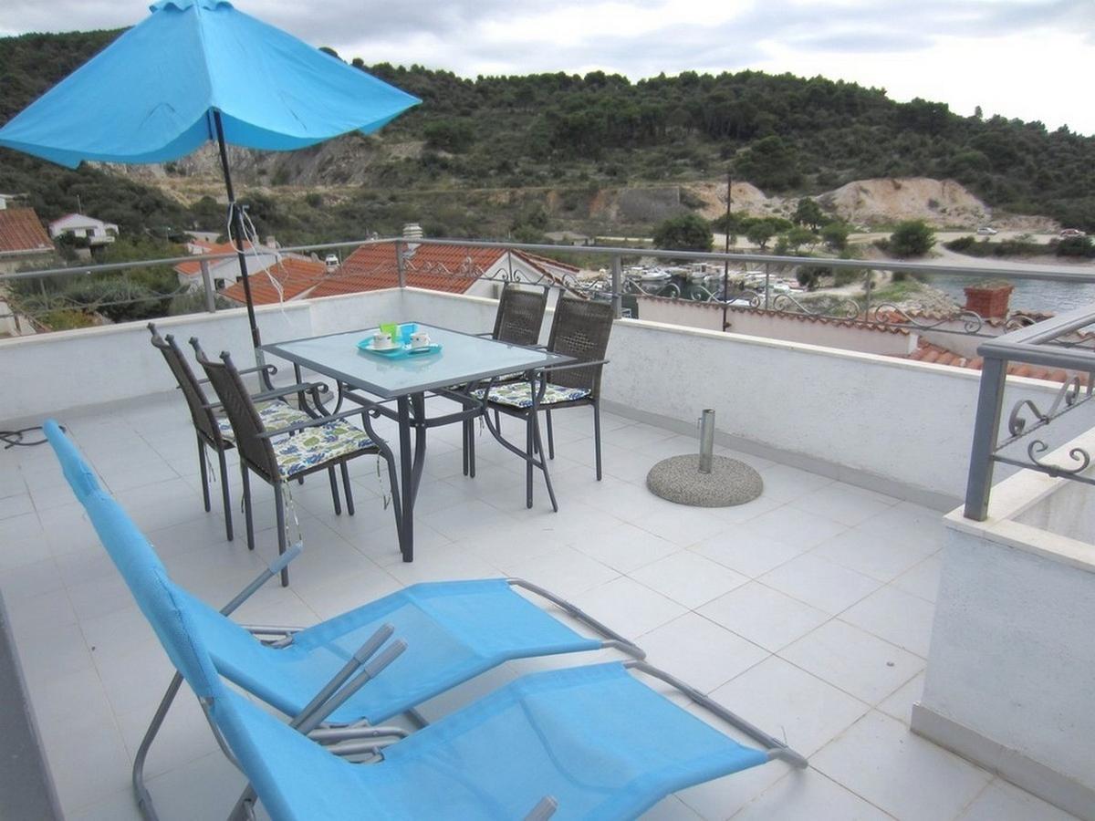 Apartments Zdenka Donji Okrug  Extérieur photo